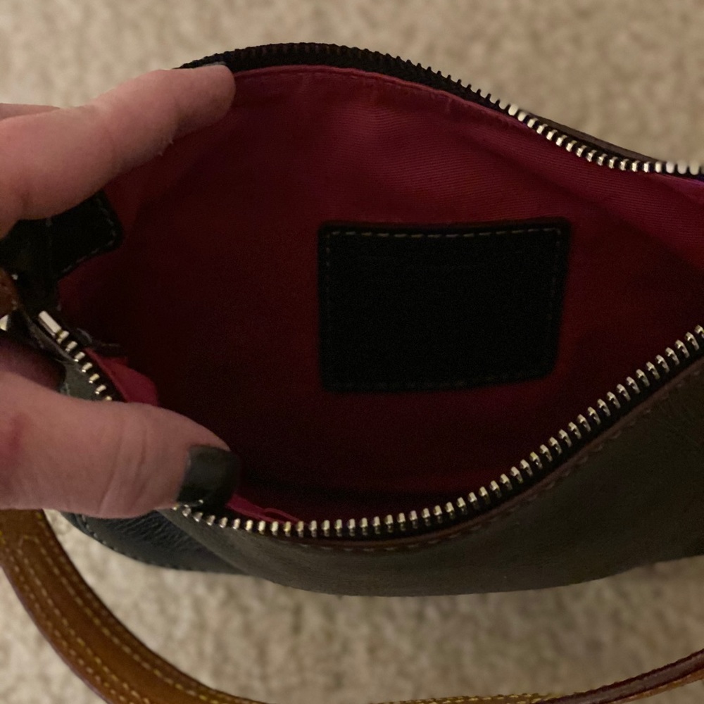 Coach - Picture 4 of 5